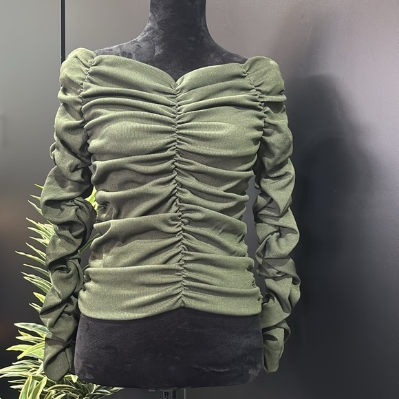 Line and Dot Billie Off/On Shoulder, Ruched front/back/sleeves,stretch knit - Picture 8 of 14